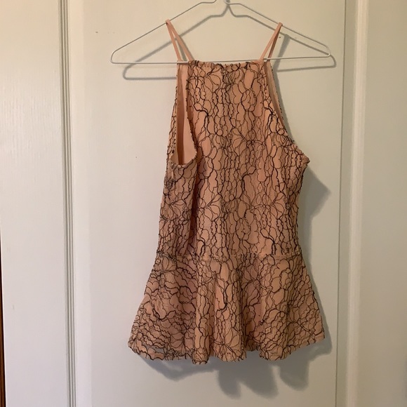 Pink floral peplum top! Size small. - Picture 4 of 4